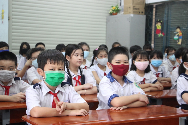 Chính phủ yêu cầu sớm có kế hoạch mở cửa lại trường học - 1