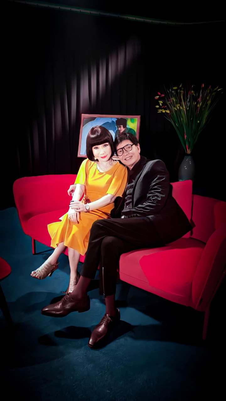 NSƯT Thanh Kim Huệ trẻ trung, sành điệu tuổi 66 qua ống kính của chồng Nghệ sĩ cải lương Thanh Kim Huệ tuổi 66 trẻ trung qua ống kính của chồng - 13