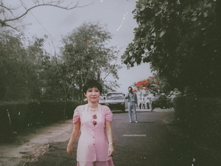 Nghệ sĩ cải lương Thanh Kim Huệ tuổi 66 trẻ trung qua ống kính của chồng - 8