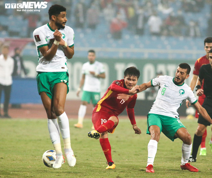 Ảnh: Tấn Trường muốn lên tấn công, HLV Park Hang Seo xua tay từ chối - 6