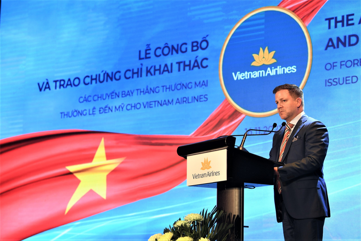 Vietnam Airlines công bố chuyến bay thẳng thường lệ đầu tiên đến Mỹ - 3