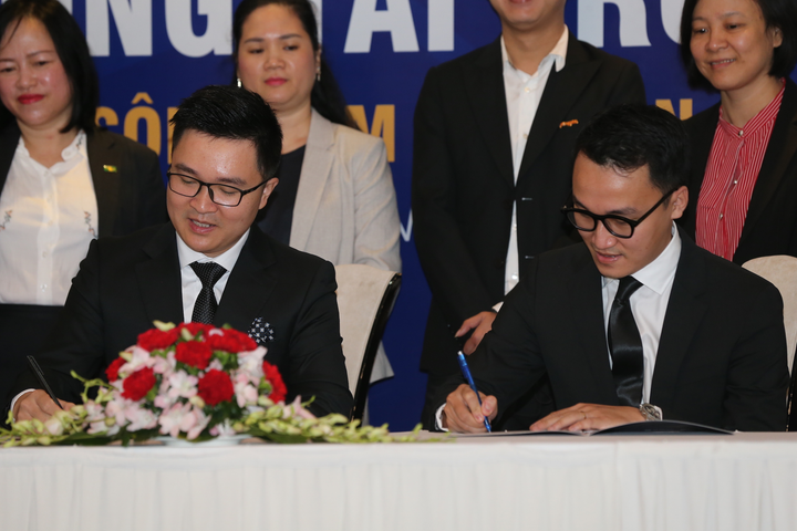 Grand Sport và SLNA ký thỏa thuận tài trợ trang phục ở V-League 2022 - 2