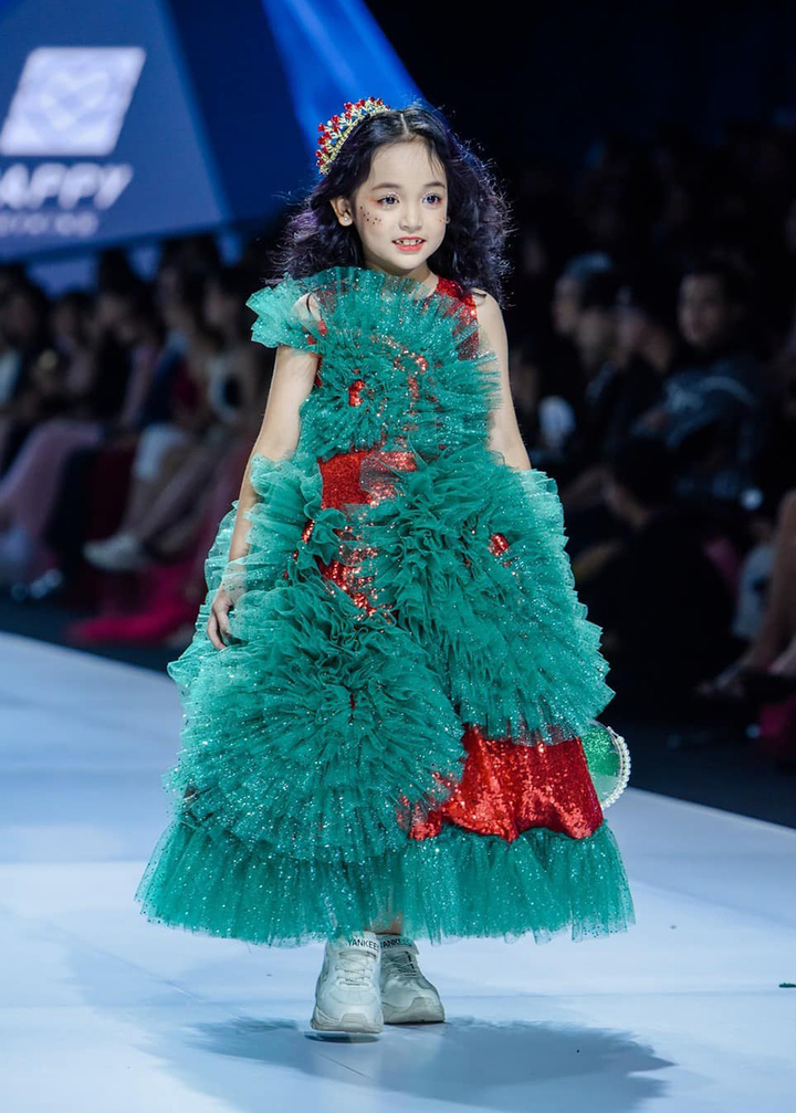 Vẻ đẹp như bước ra từ cổ tích của bé Hoa phim 'Thương ngày nắng về' - 7