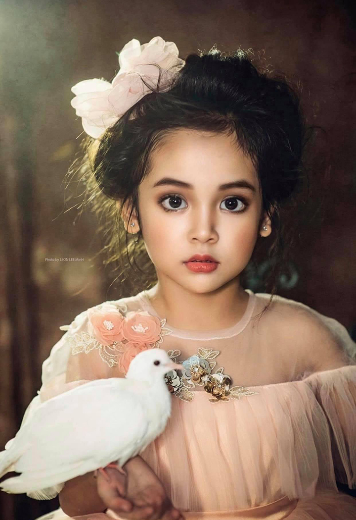 Vẻ đẹp như bước ra từ cổ tích của bé Hoa phim 'Thương ngày nắng về' - 11