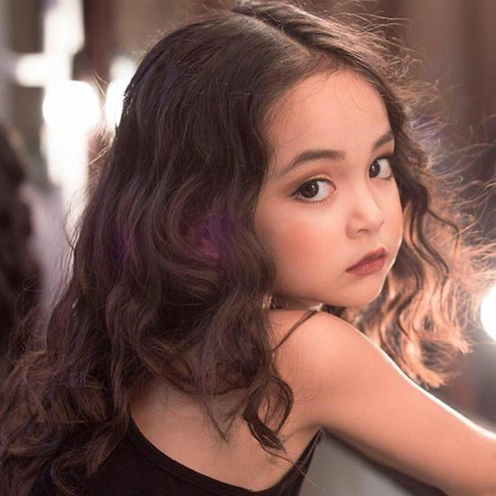 Vẻ đẹp như bước ra từ cổ tích của bé Hoa phim 'Thương ngày nắng về' - 12