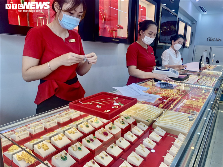 Chênh lệch giá vàng trong nước và thế giới cao kỷ lục - 1