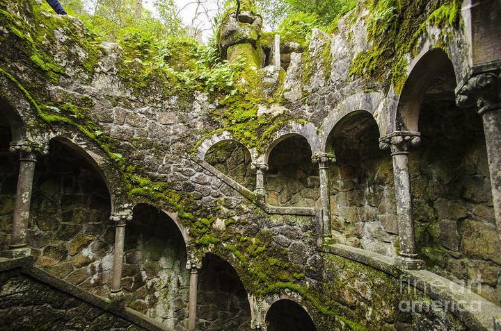 Giếng cổ có dáng như ‘ngọn tháp chổng ngược’ gây tò mò với nguồn gốc huyền bí - 6