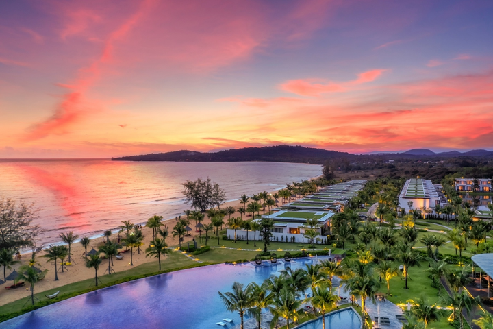 Hoàng hôn trên bãi Ông Lang làm say đắm bất cứ ai ghé thăm - 1