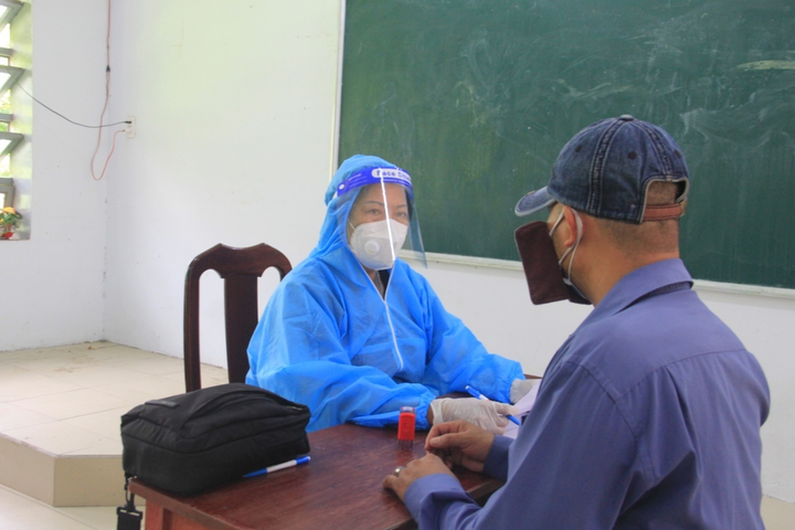 Phòng khám Đa khoa Mỹ Hạnh hỗ trợ tiêm vaccine cho người dân - 4