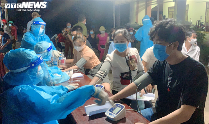 Phòng khám Đa khoa Mỹ Hạnh hỗ trợ tiêm vaccine cho người dân - 7