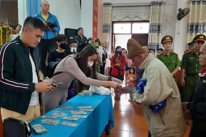 Quảng Trị không biết chính xác số tiền mà Thủy Tiên trao từ thiện - 1