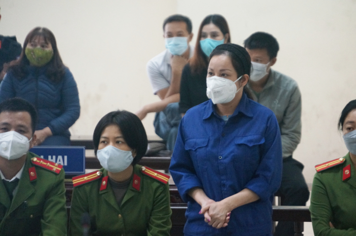 Xét xử vụ ăn chặn tiền hoả táng: Vợ Đường 'Nhuệ' kêu oan - 1