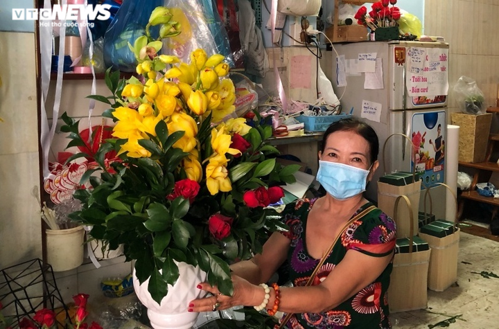 Ảnh: Chợ hoa lớn nhất TP.HCM vắng khách dù sát lễ 20/11 - 10
