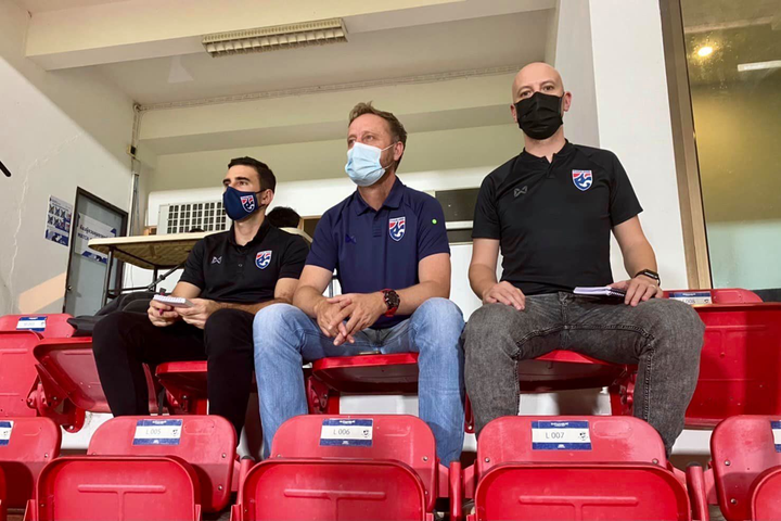 Báo Thái Lan: Phải chấp nhận sự thật tuyển Việt Nam đứng đầu khu vực - 2