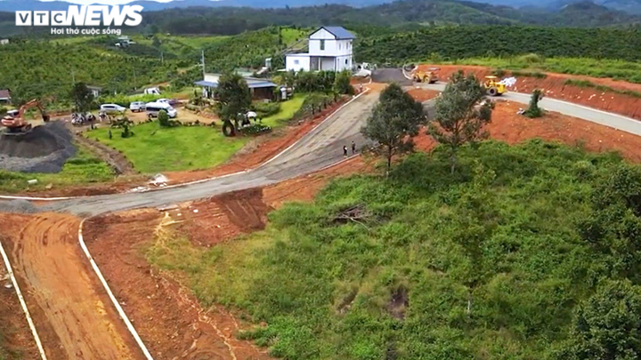 Màu xanh ngút ngàn Lâm Đồng thay bằng màu đỏ quạch đồi núi bị cạo trọc phân lô - 31