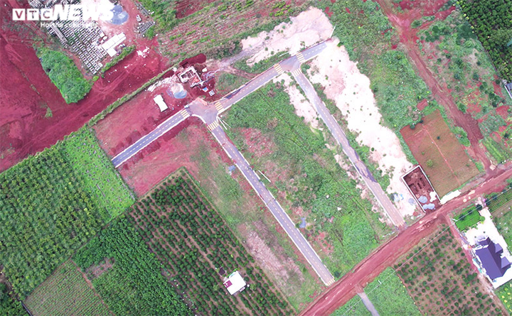 Màu xanh ngút ngàn Lâm Đồng thay bằng màu đỏ quạch đồi núi bị cạo trọc phân lô - 29