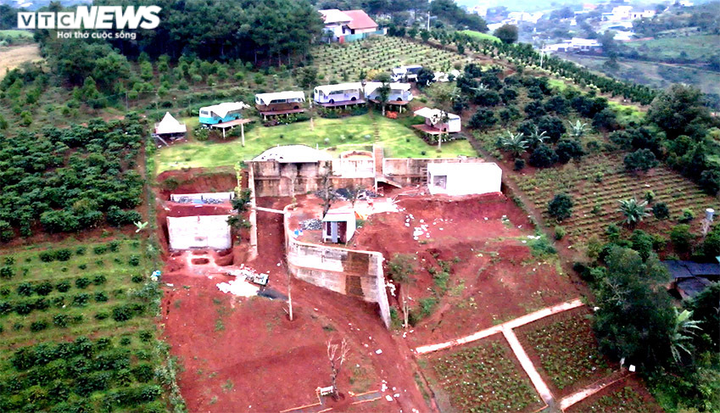 Màu xanh ngút ngàn Lâm Đồng thay bằng màu đỏ quạch đồi núi bị cạo trọc phân lô - 26