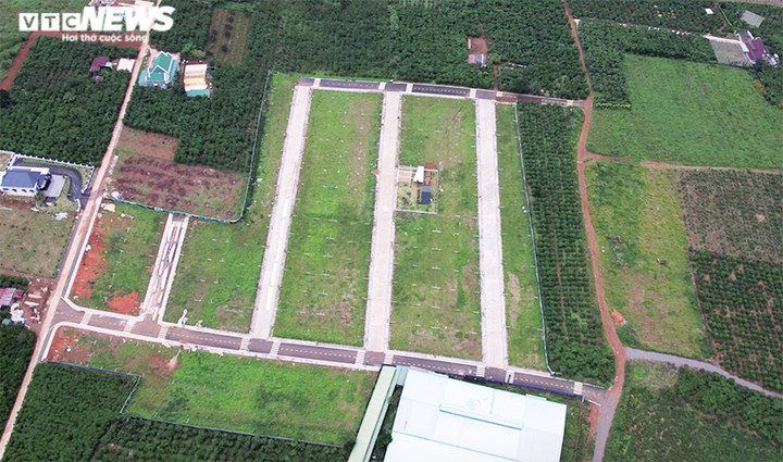 Màu xanh ngút ngàn Lâm Đồng thay bằng màu đỏ quạch đồi núi bị cạo trọc phân lô - 17