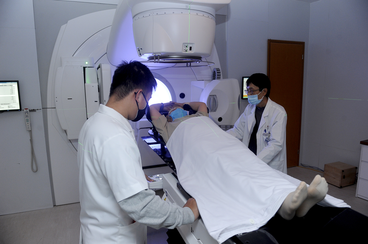 Điều trị ung bướu tích hợp giúp bệnh nhân tiết kiệm thời gian, chi phí - 1