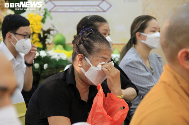 Những tiếng khóc nghẹn trong lễ cầu siêu, tưởng niệm đồng bào mất vì COVID-19 - 8