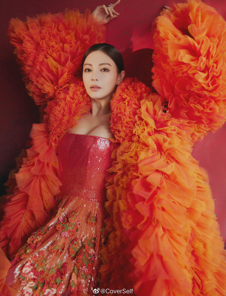 Dàn sao đình đám Trung Quốc xuất hiện như nữ thần tại đêm hội cuối năm - 27