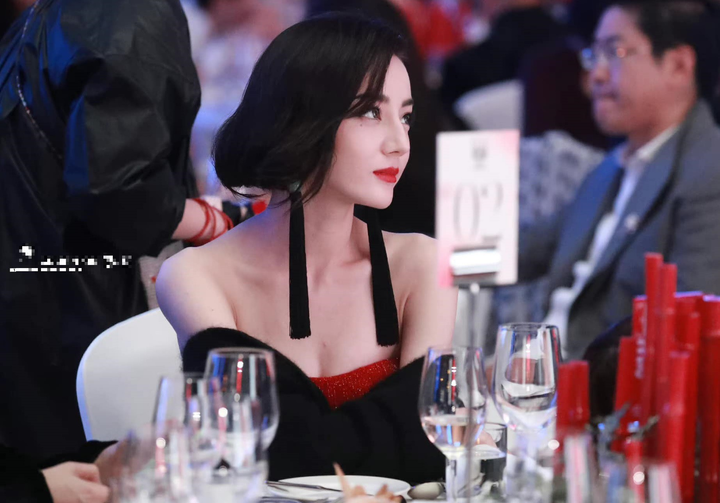 Dàn sao đình đám Trung Quốc xuất hiện như nữ thần tại đêm hội cuối năm - 5