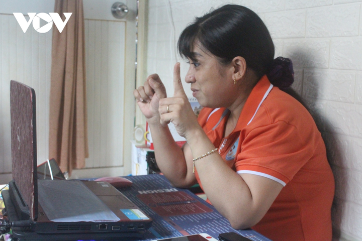 Cô giáo hơn 20 năm gắn bó với trẻ em khiếm thính - 1