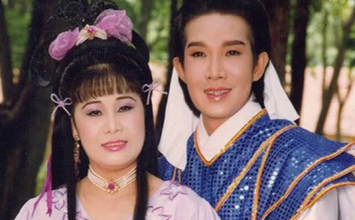 Hai nghệ sĩ Vũ Linh và Tài Linh trong một vở diễn.