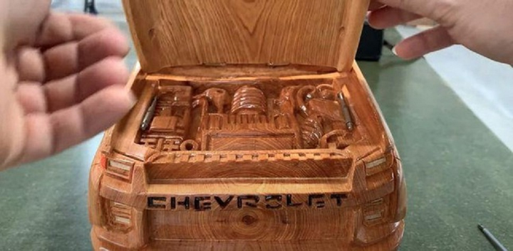 Thợ mộc Việt điêu khắc mô hình bán tải Chevrolet độc đáo - 4