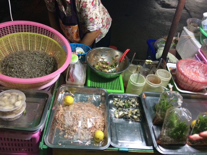 Món gỏi Thái có cả trăm con tép 'nhảy múa' trong miệng khi ăn, bạn có dám thử? - 2