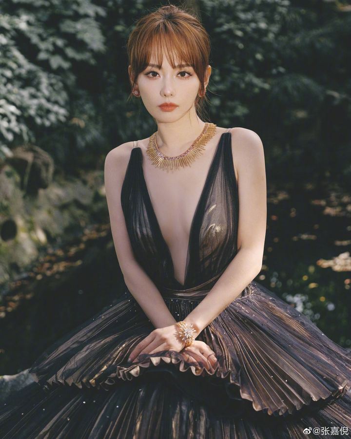 Dàn sao đình đám Trung Quốc xuất hiện như nữ thần tại đêm hội cuối năm - 23