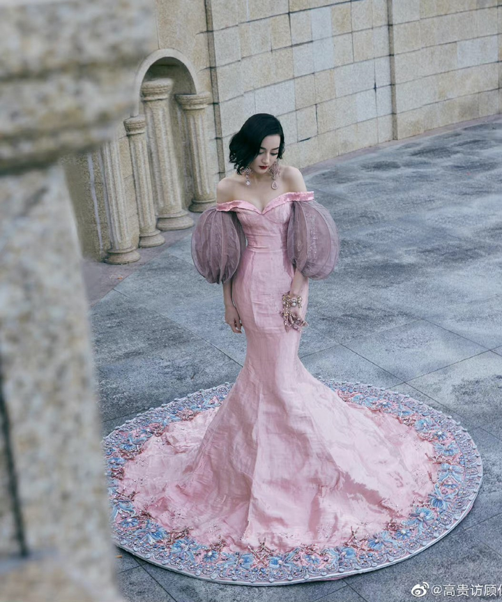 Dàn sao đình đám Trung Quốc xuất hiện như nữ thần tại đêm hội cuối năm - 4