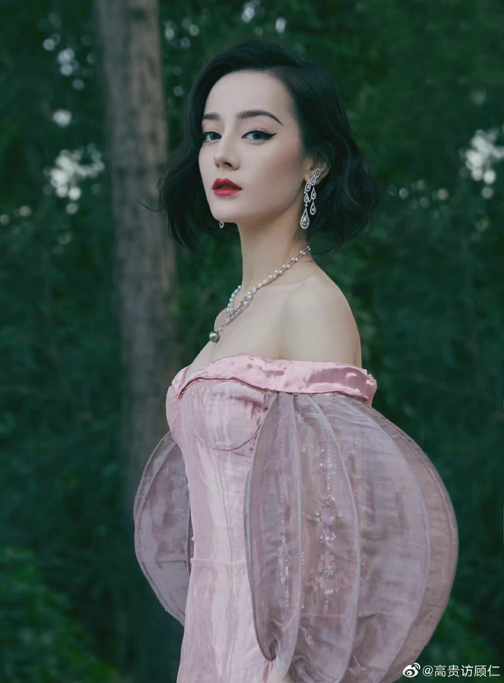 Dàn sao đình đám Trung Quốc xuất hiện như nữ thần tại đêm hội cuối năm - 3