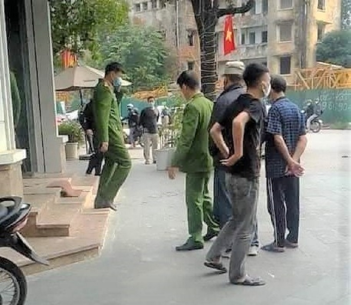 Giám đốc doanh nghiệp bất động sản bị bắn trong quán cà phê: Nguyên nhân ban đầu - 2