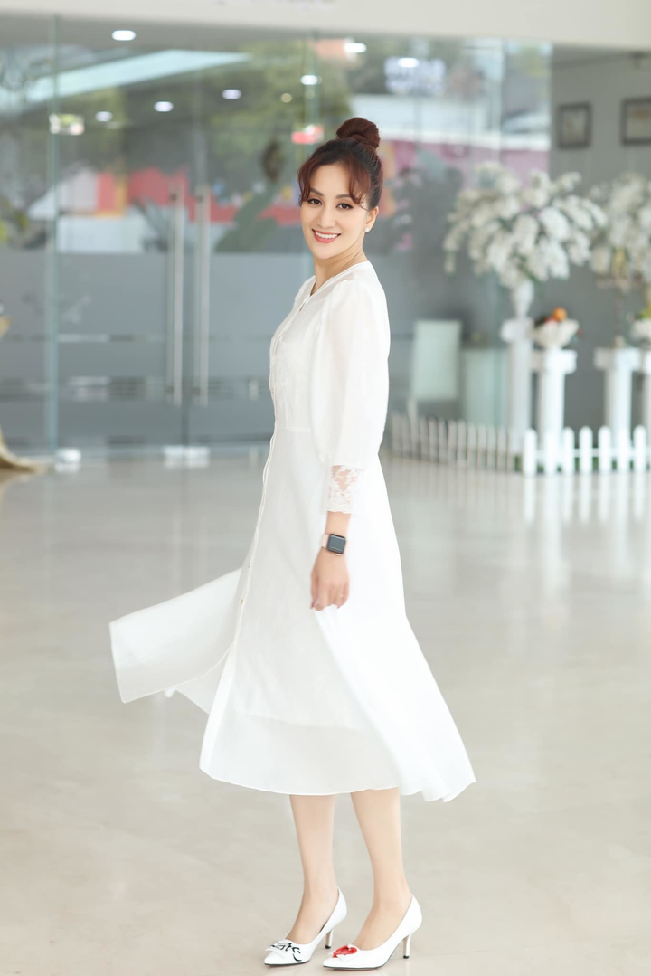 Những cô giáo xinh đẹp, nóng bỏng của showbiz Việt - 22