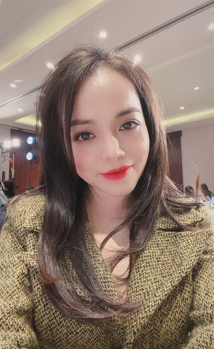 Những cô giáo xinh đẹp, nóng bỏng của showbiz Việt - 5