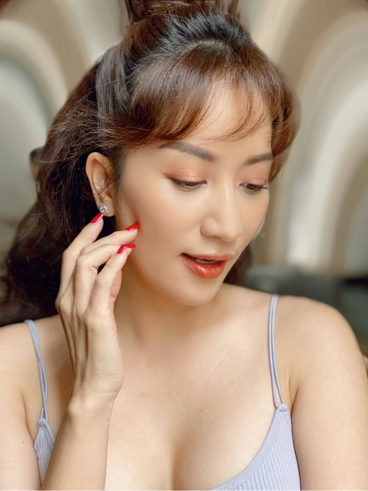 Những cô giáo xinh đẹp, nóng bỏng của showbiz Việt - 25