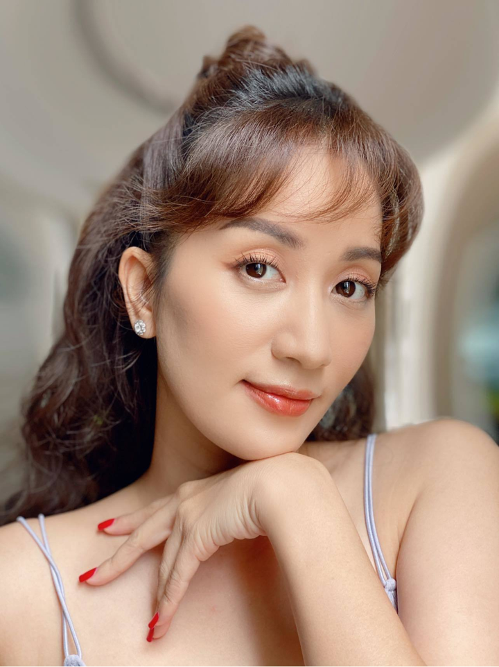Những cô giáo xinh đẹp, nóng bỏng của showbiz Việt - 24