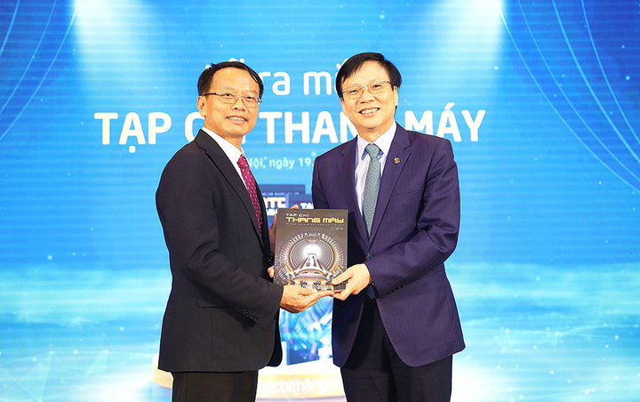 Ra mắt Tạp chí thang máy - 2