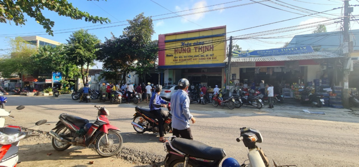 Mua vàng bằng tiền âm phủ rồi cướp bỏ chạy - 1