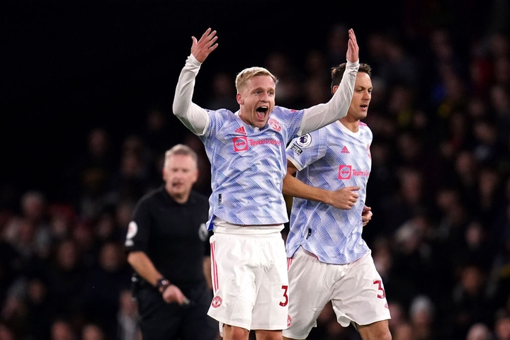 HLV Solskjaer quá tầm thường để vực dậy Man Utd - 4