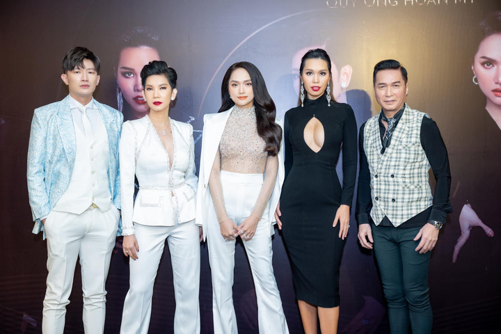 Muôn vàn lý do đi trễ của sao Việt: Hương Giang vòng vo, Nhã Phương mau nước mắt - 5