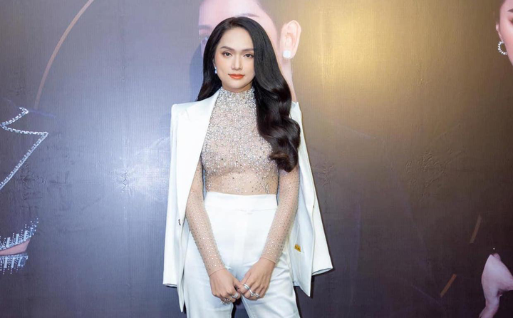 Muôn vàn lý do đi trễ của sao Việt: Hương Giang vòng vo, Nhã Phương mau nước mắt - 4