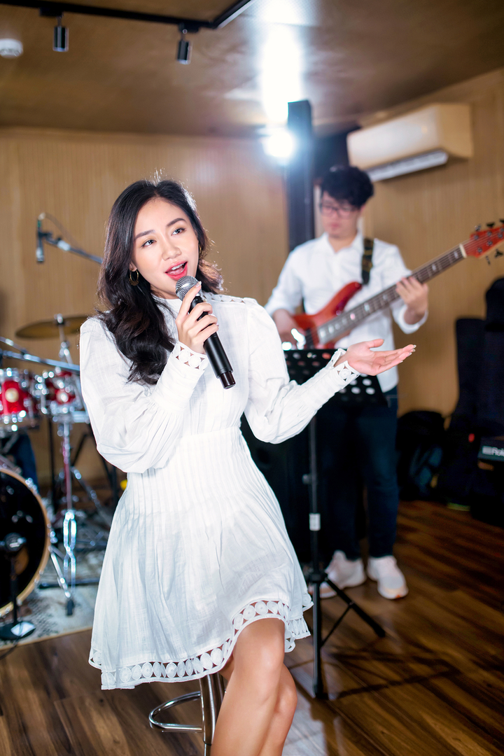 Văn Mai Hương nhớ thời đi học trong nước mắt - 1