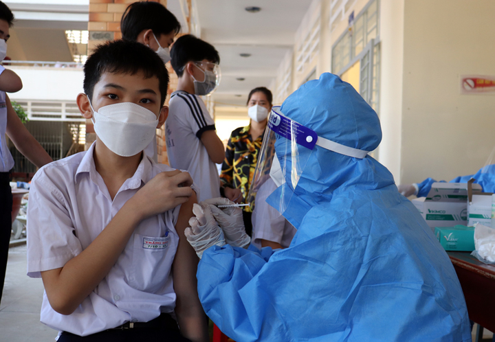 Đồng Nai tạm dừng thí điểm cho học sinh đi học ở một trường THCS vì xuất hiện F0 - 1