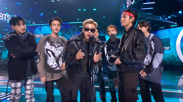 Ảnh không photoshop 'bóc' nhan sắc BTS: Đẹp trai cỡ nào mà gây bão mạng xã hội? - 5