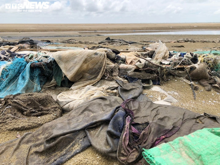 Ảnh: Rác thải nhựa bủa vây các bãi biển ở Bà Rịa - Vũng Tàu - 5