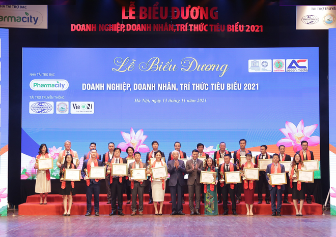 Công ty Botania nhận giải thưởng Top 10 Thương hiệu được tin dùng nhất Việt Nam - 2