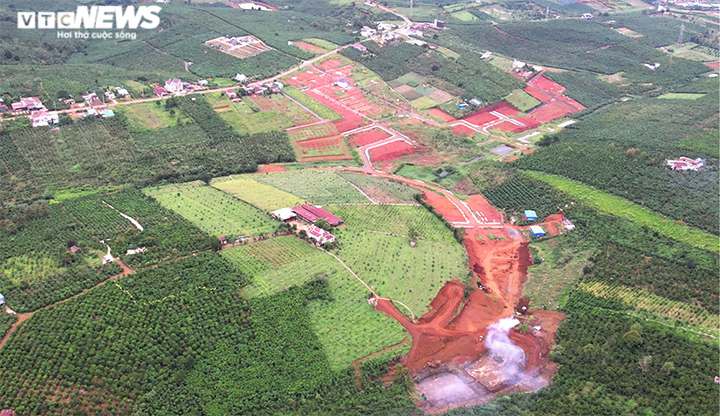 Bị xử phạt, 'dự án' trên đồi xanh bị cạo trọc ở Lâm Đồng vẫn vi phạm quảng cáo - 2