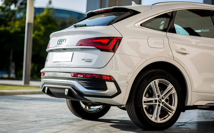 'Soi' Audi Q5 Sportback mới vừa ra mắt tại Việt Nam - 3